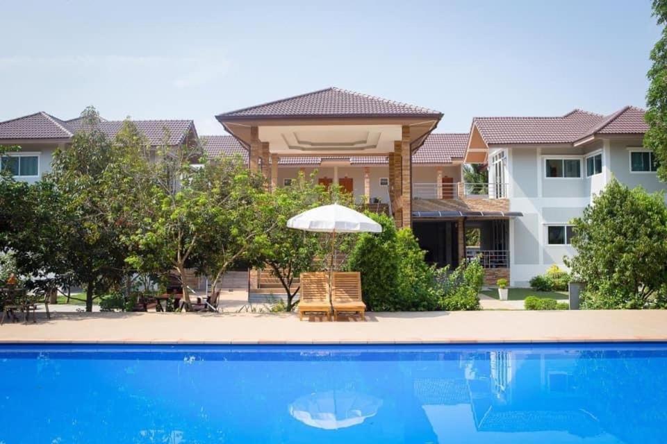 Baan Suan Khun Yaiy Hotel Ban Wang Takhrai Exterior foto