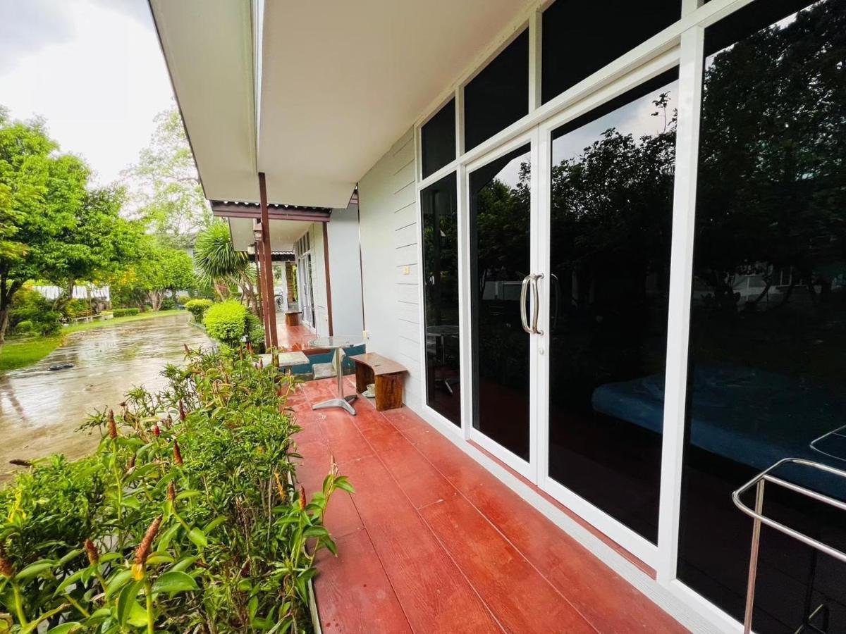 Baan Suan Khun Yaiy Hotel Ban Wang Takhrai Exterior foto