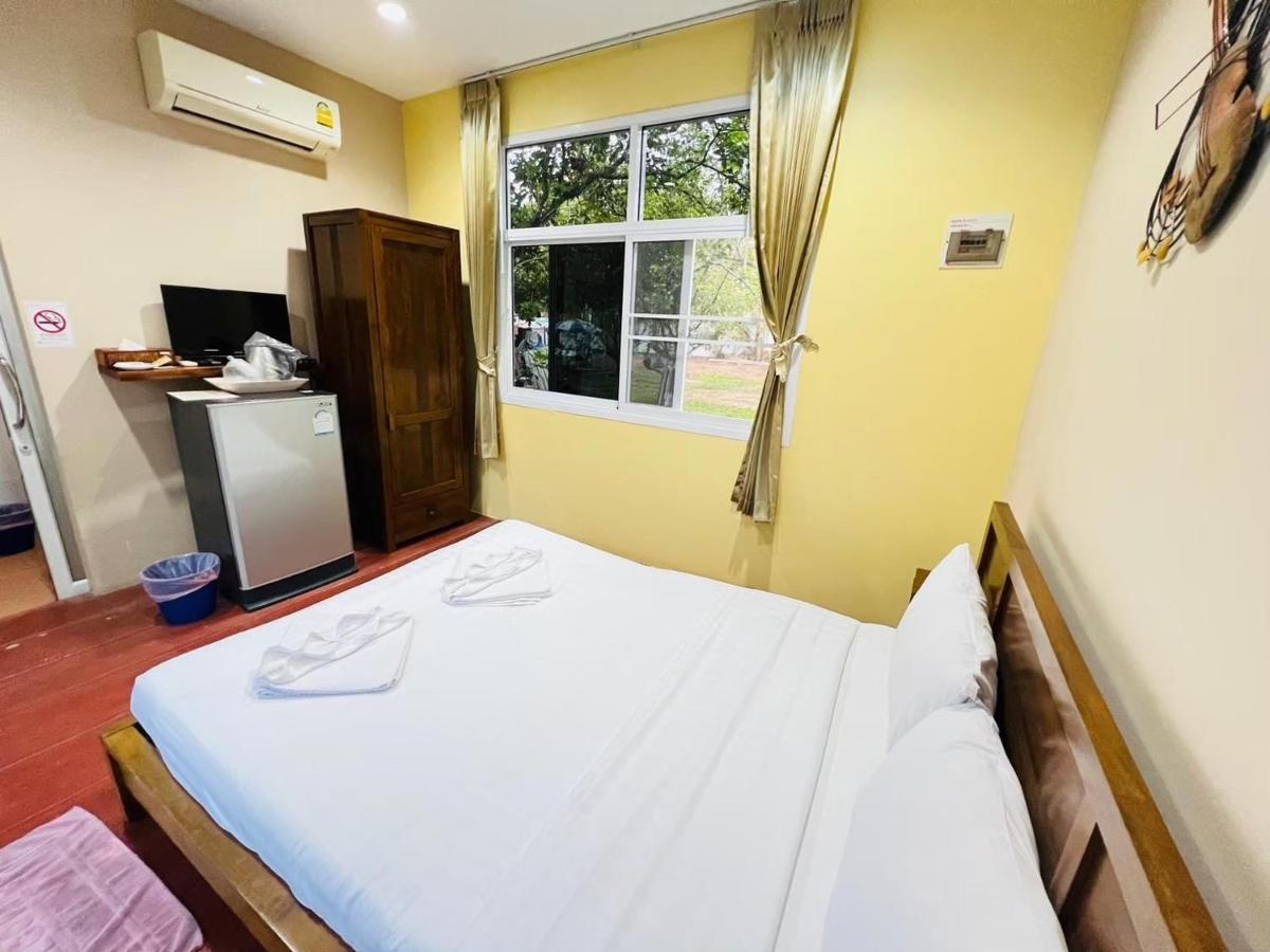 Baan Suan Khun Yaiy Hotel Ban Wang Takhrai Exterior foto