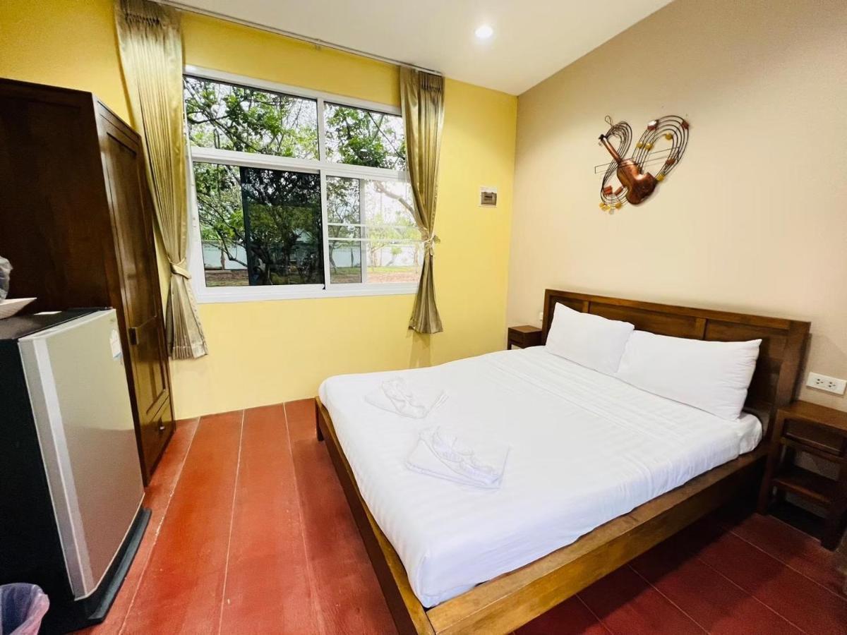Baan Suan Khun Yaiy Hotel Ban Wang Takhrai Exterior foto
